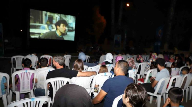 Akdenizliler açık hava sinemasıyla nostalji yaşıyor