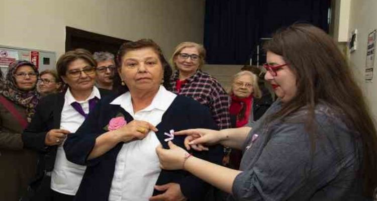 Mersin'de meme kanserine dikkat çeken ‘Metamazon’ belgeseli kadınlara izletildi