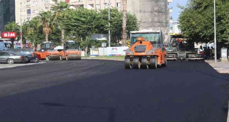 Mersin'de yol çalışmaları devam ediyor
