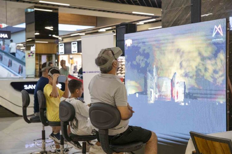 Mersin’in tarihi ve turistik yerlerini sanal gerçeklik gözlüğüyle keşfediyorlar