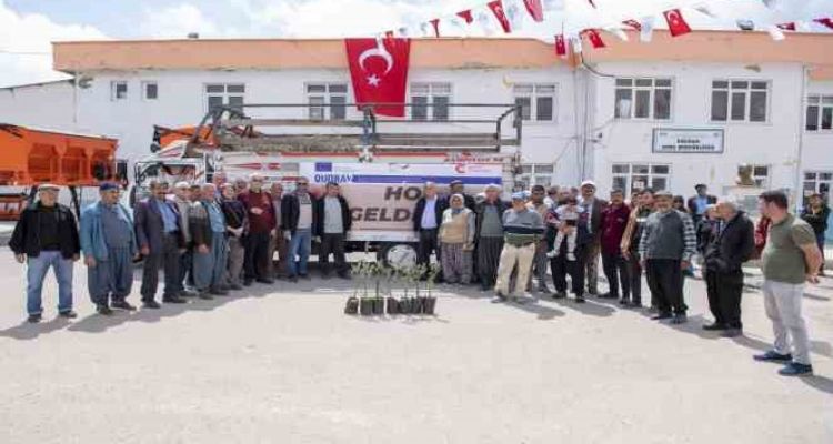 Gülnar'da 3 bin zeytin fidanı dağıtıldı