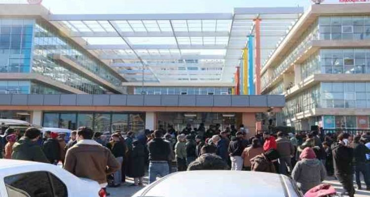 Mersin'e gelen depremzedeler KYK yurtlarına yerleştiriliyor