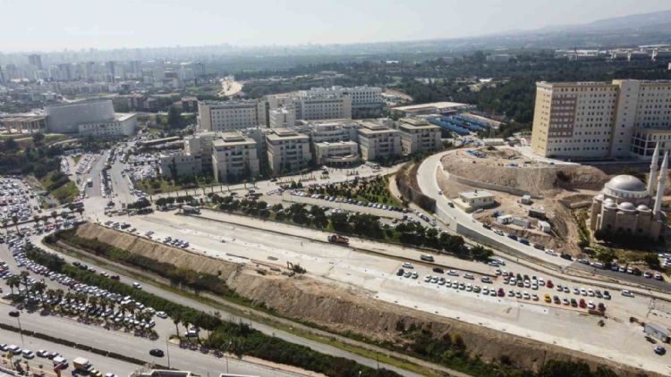Mersin Üniversitesi otoparkta güneşten elektrik üretecek