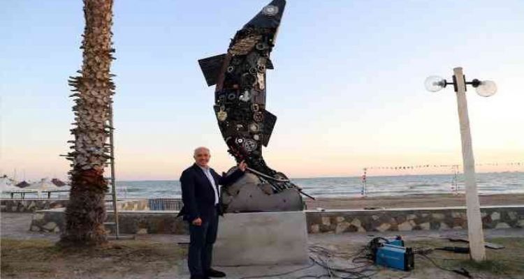 Mersin'de Sardalya heykeli Karaduvar'ın simgesi oldu