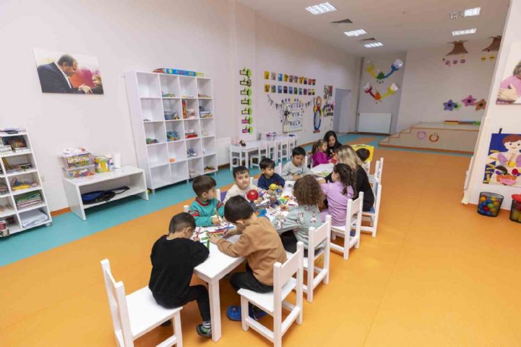 Gülnar’da ‘Ebeveyn Yolculuğu’ semineri gerçekleştirildi