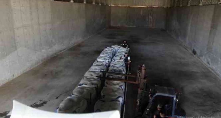 Mersin'de 7 bin 501 ton gümrük kaçağı gübre ele geçirildi