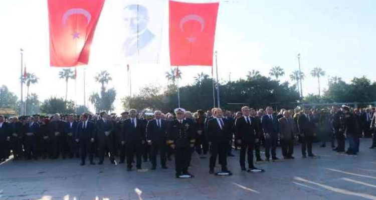 Türkiye Cumhuriyeti'nin kurucusu Ulu Önder Mustafa Kemal Atatürk, ölümünün 84'üncü yılında Mersin'de törenle anıldı