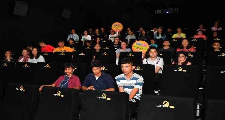 Mersin'deki öğrenciler sinema etkinliğinde buluştu