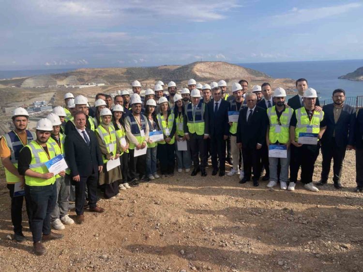 Bakan Bak Akkuyu NGS’de konuştu: Büyüyen, gelişen, güçlü bir Türkiye var