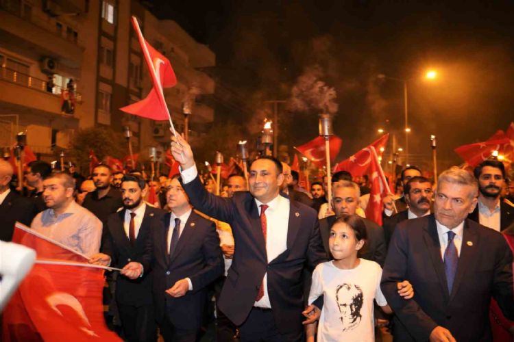 Toroslar’da 100 yılın coşkusu Mersin’i sardı