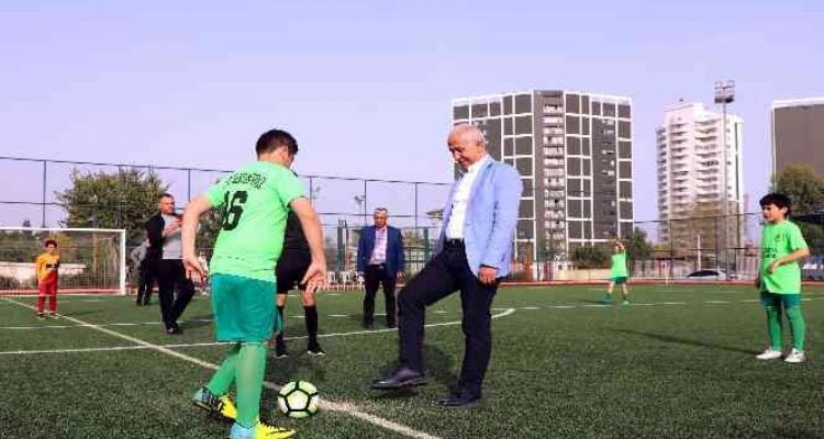 Akdeniz Belediyesi 23 Nisan Futbol Turnuvası başladı