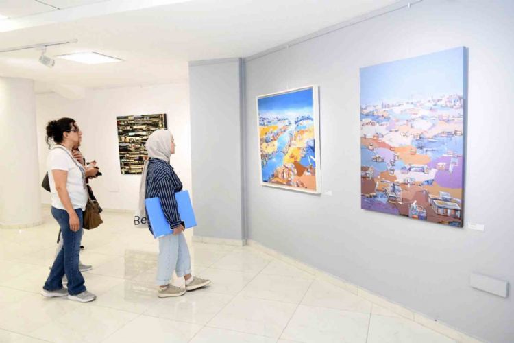 Çukurovalı sanatçıların eserlerinden oluşan ‘Frekans C’ sergisi açıldı