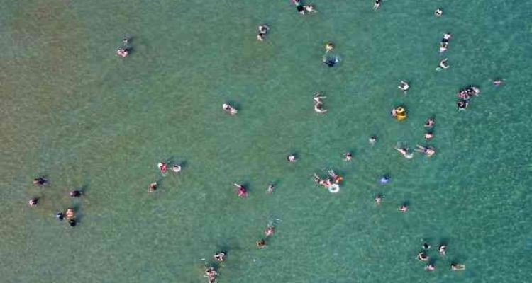 Eylül'de Kızkalesi'nde tatilci yoğunluğu