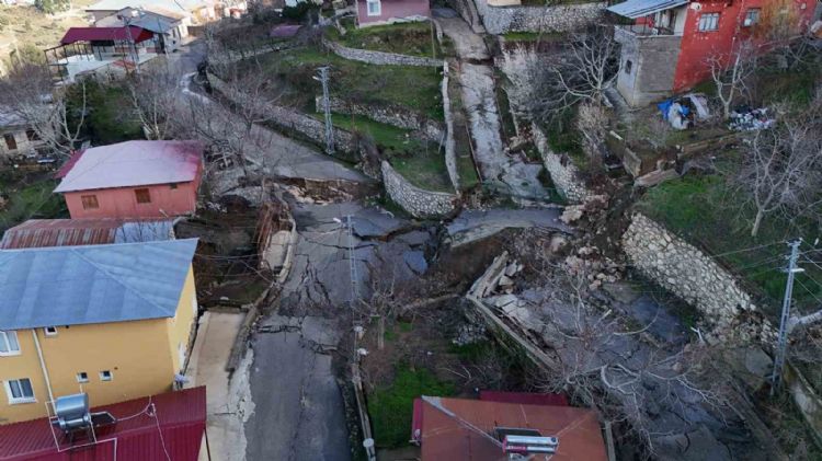 Mersin’deki heyelan bölgesi havadan görüntülendi