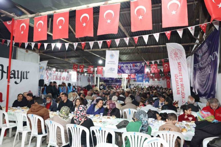 Akdeniz’de ilk iftar sofrası kuruldu