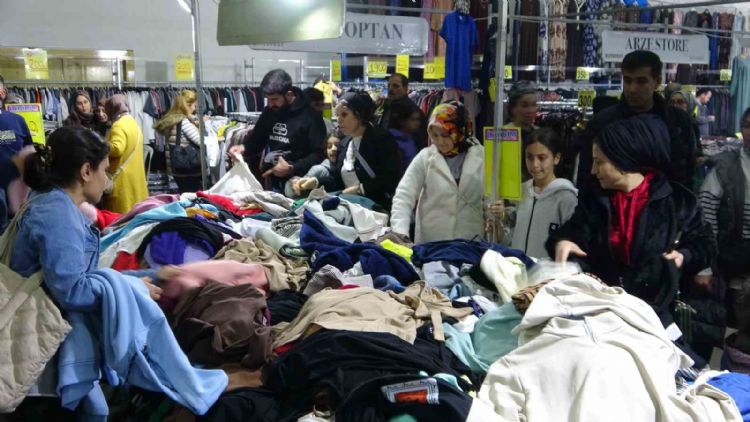 Mersin’de Ramazan Bayramı’na özel alışveriş festivaline yoğun ilgi