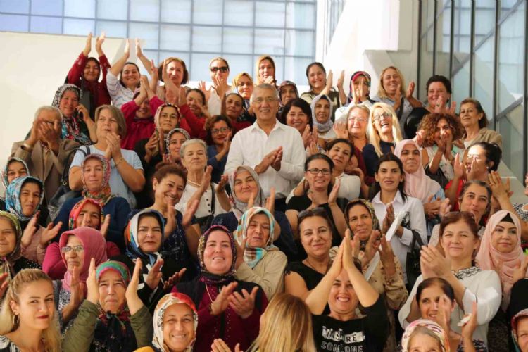 Başkan Tarhan, anket çalışmasında Mersin’de 1. sırada yer aldı