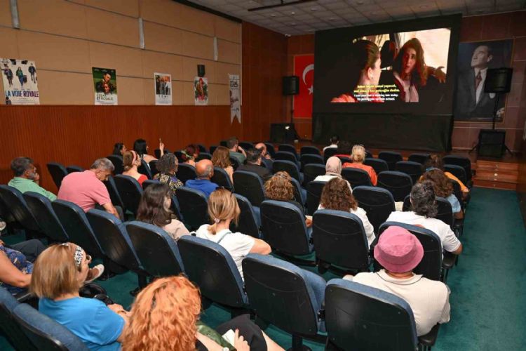 Mersin’de Frankofon Film Festivali, sinemaseverlerle buluştu