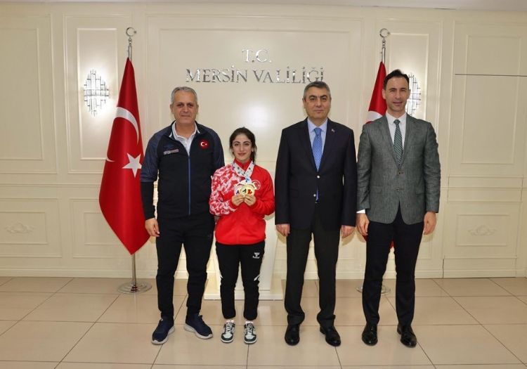 Vali Toros, Avrupa şampiyonu halterci Gamze Altun’u ağırladı