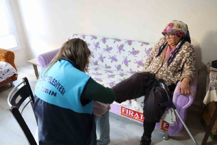 Akdeniz Belediyesinden 500 haneye ‘evde temizlik ve kişisel bakım’ desteği