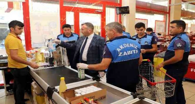 Akdeniz'de zincir marketler denetlendi