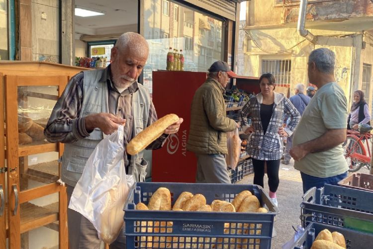 Mersin’de 4 liralık ekmek ‘kapış kapış’ gidiyor