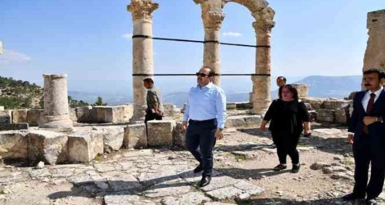 Vali Pehlivan, Mut'un doğal ve tarihi güzelliklerini gezdi