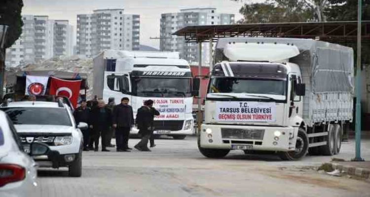 Tarsus Belediyesinin 4 yardım tırı deprem bölgesine doğru yola çıktı