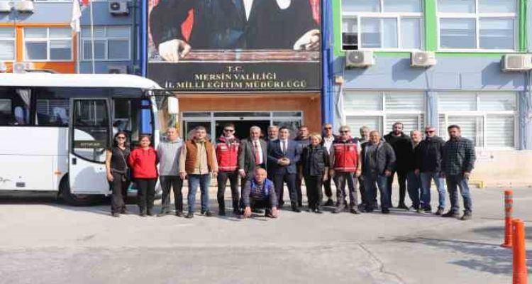 Mersin'den 15 gönüllü öğretmen deprem bölgesine uğurlandı