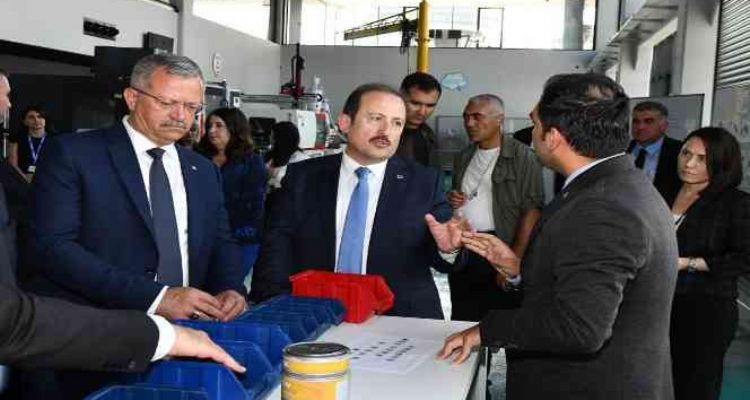 Vali Pehlivan, Model Fabrika ve İnovasyon Merkezinde incelemelerde bulundu
