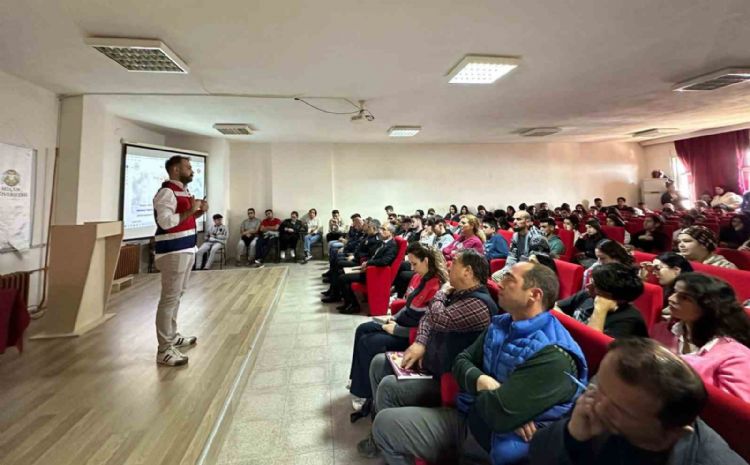 Jandarmadan öğrencilere siber farkındalık eğitimi