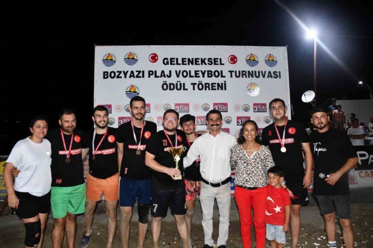 ‘Bozyazı 3. Plaj Voleybolu Turnuvası’ sona erdi