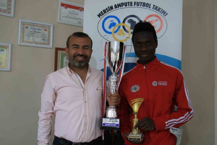 Gambiya’dan geldi, ‘en iyi kanat oyuncusu’ seçildi
