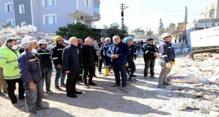 Başkan Gültak deprem bölgesinde