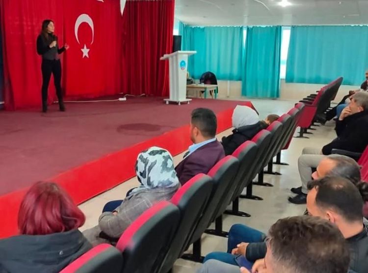 Bozyazı’da öğretmenlere ‘Ektoparazitler ve Korunma Yolları’ anlatıldı