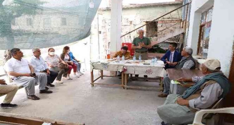 Mersin'de üreticilere 'doğru bitki besleme' semineri