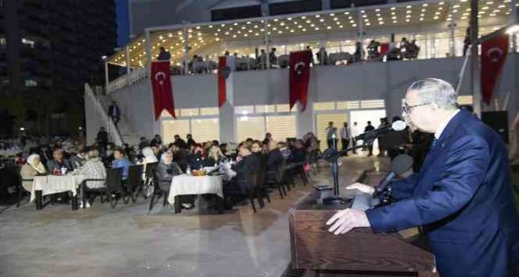 Vali Su, şehit yakınları ve gazi aileleriyle iftarda buluştu