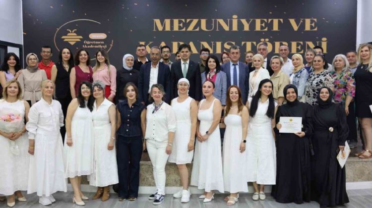 Mersin Öğretmen Akademileri yıl sonu programıyla tamamlandı