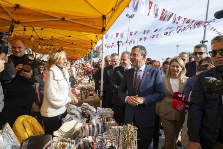 CHP Genel Başkanı Özel, Mersin’de üretici kadınlarla buluştu
