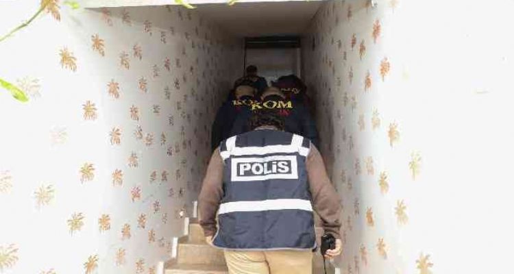 Mersin polisi günübirlik evleri denetledi