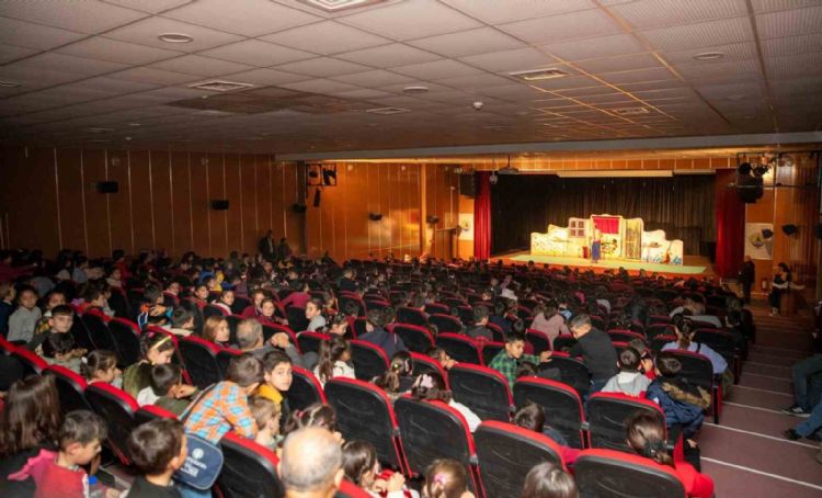 Şehir Tiyatrosu Mersin’de çocuklarla buluşmaya devam ediyor