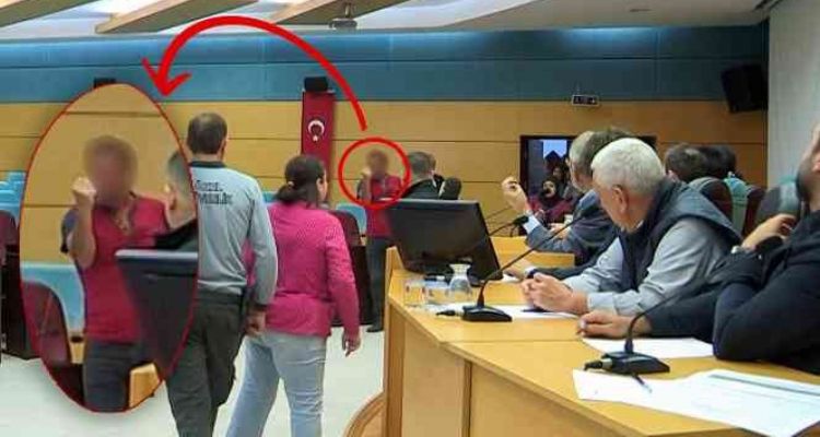 Tarsus'ta belediye başkanına saldırı girişimi kamerada