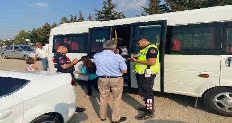 Servis araçları denetlendi