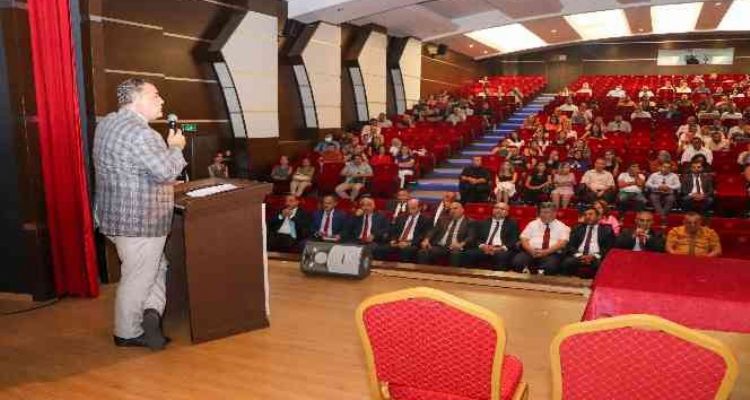 Koca, Mersin'deki okul idarecileriyle bir araya geldi