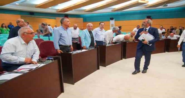 Başkan Bozdoğan kılıçları çekti
