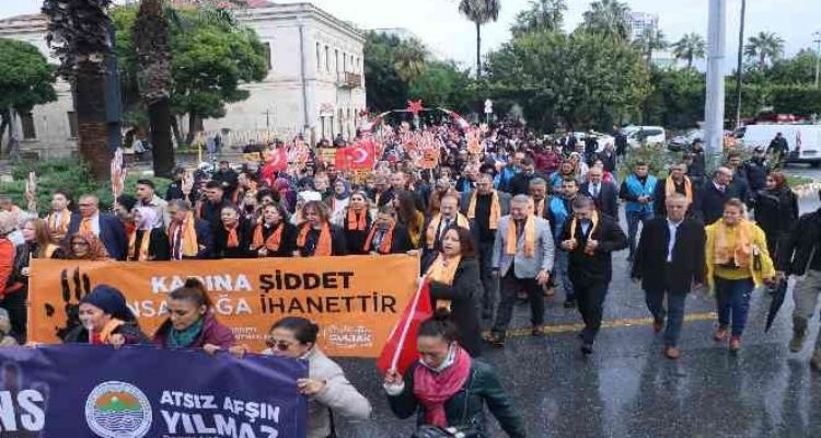Kadına yönelik şiddete karşı yürüdüler