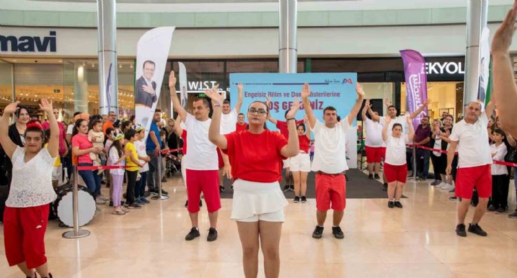 Mersin’de engelliler ‘Engelsiz Ritim ve Dans Gösterileri’ ile eğlendi