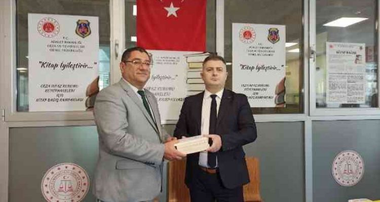 Mersin Erdemli'de “Kitap İyileştirir” kampanyası