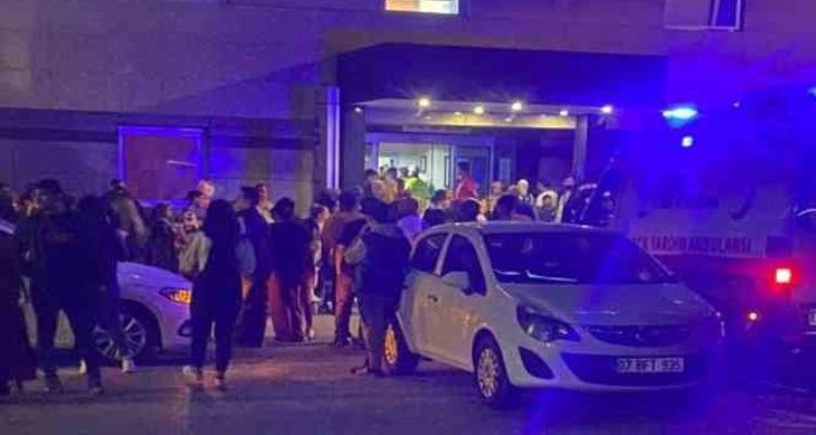 Ünlü sanatçı Kibariye sahneden düştü, hastanelik oldu, o anlar kameraya yansıdı